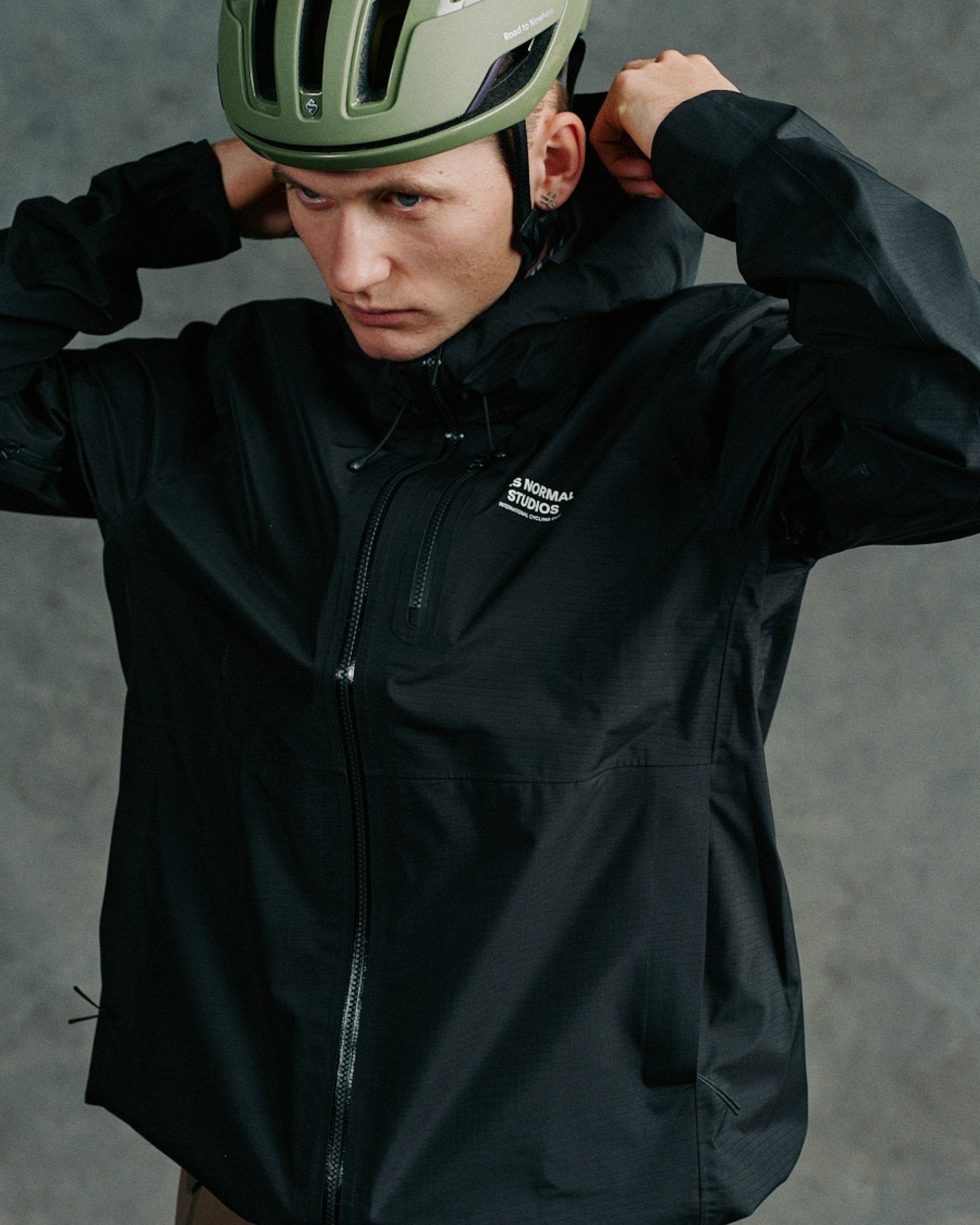 Men's Off-Race Shell Jacket - Black